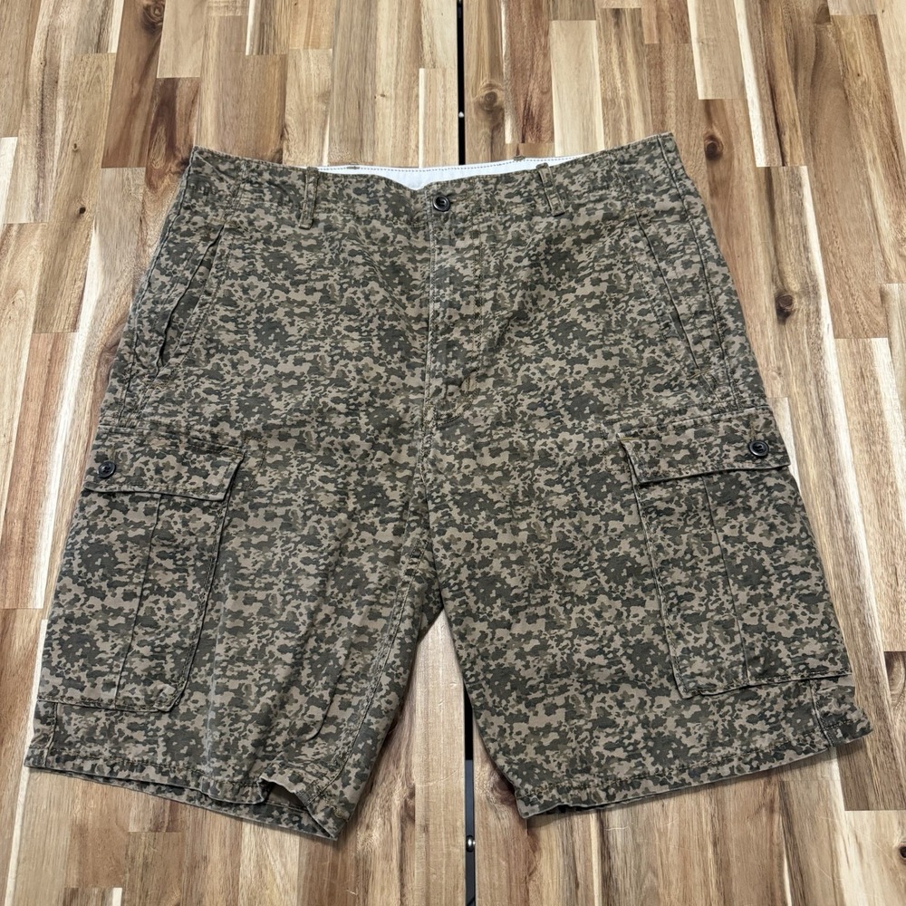 Levis Carrier Cargo Shorts Mens 34 Digital Camo Pockets 10" Inseam Military